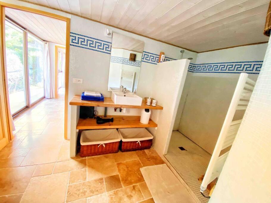 Bas De Villa Au Milieu Des Oliviers. Chateauneuf-Villevieille Ngoại thất bức ảnh